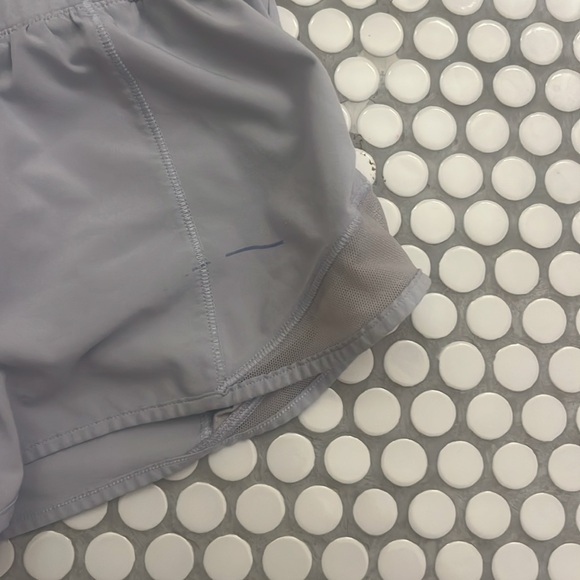 LULULEMON SHORTS - Picture 3 of 3